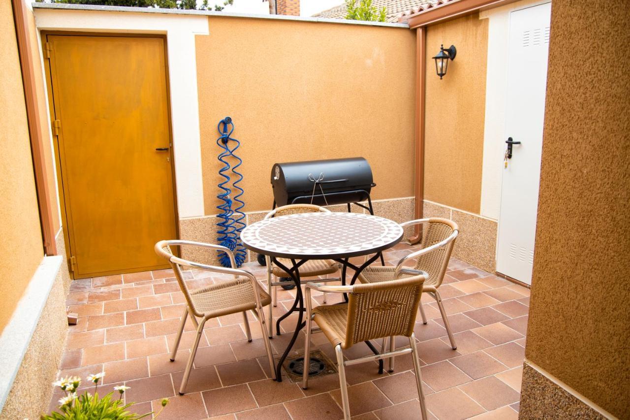La Casa De Los Bisa Villa Sanchidrian Екстериор снимка